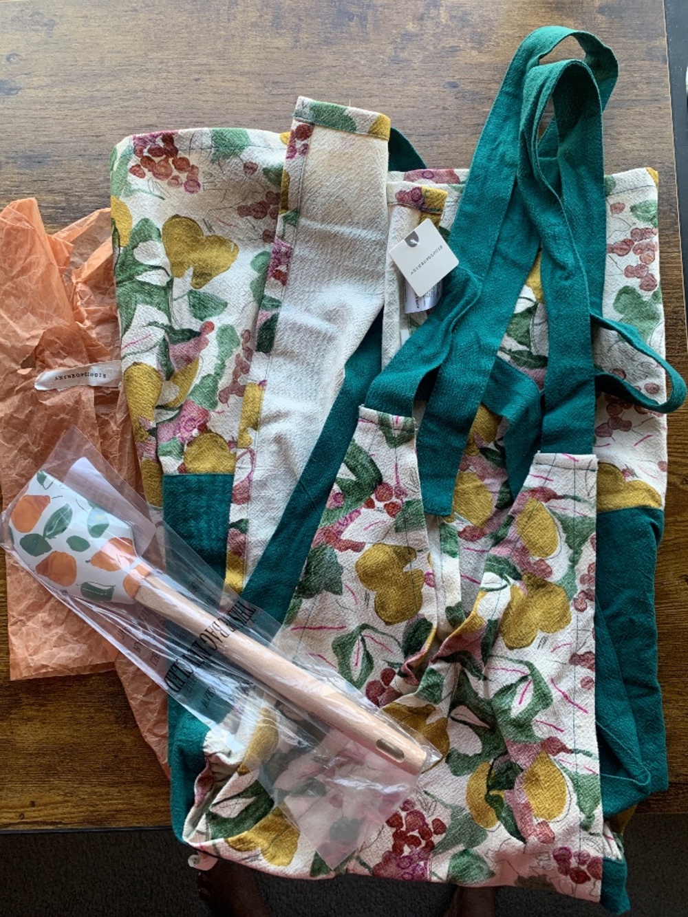 Anthropologie Pear Apron and Spatula Set NWT